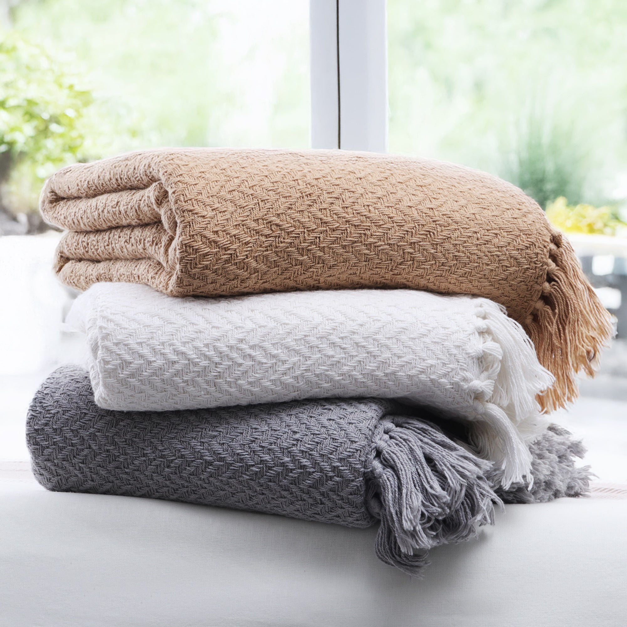 Nestora Knitted