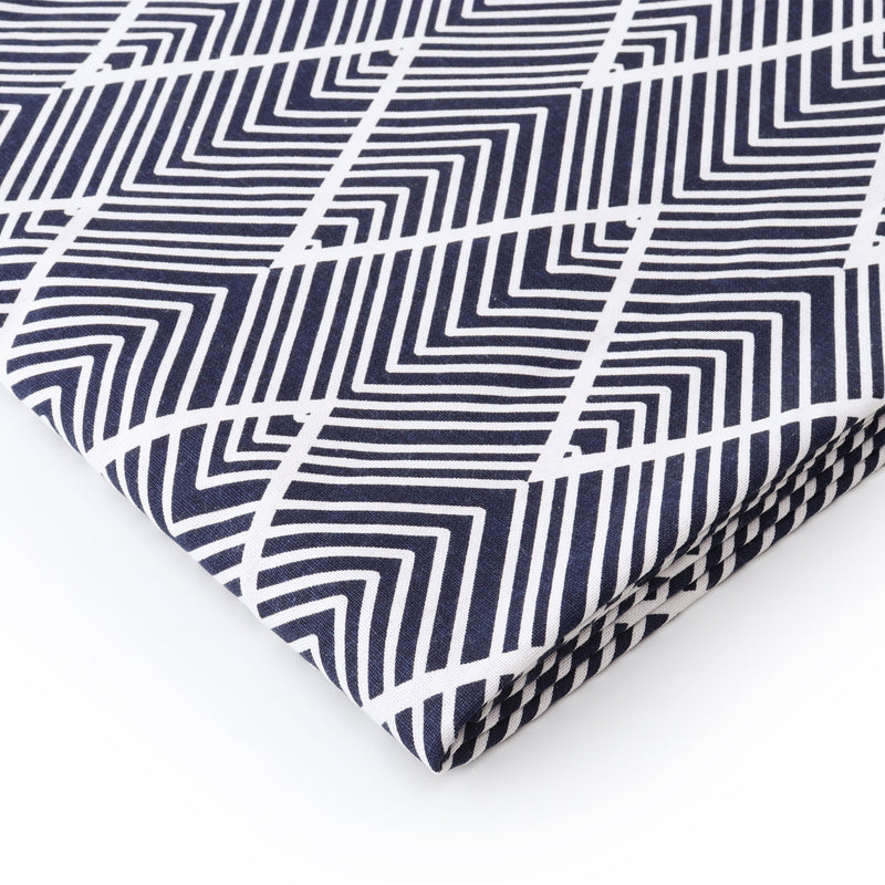 Modern Maze dining table cover with elegant geometric patterns for contemporary homes